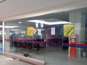 Usuários da 5ª Ciretran reclamam do atraso na emissão de documentos em Arapiraca