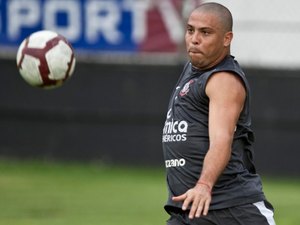 Ex-médico do Corinthians revela peso de Ronaldo ao chegar ao clube