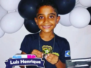 Policiais Civis de Penedo participam de festa de aniversário de criança de 9 anos
