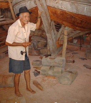 Famoso carpinteiro naval do litoral Norte faz 90 anos neste domingo
