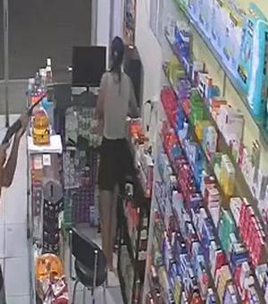 Trio armado invade farmácia e realiza assalto em plena luz do dia em Boca da Mata
