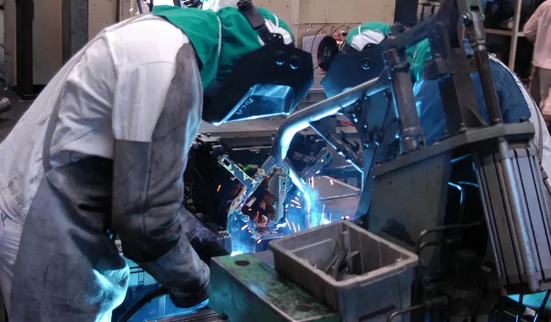 Governo zera tarifa de importação de 191 bens de capital e informática