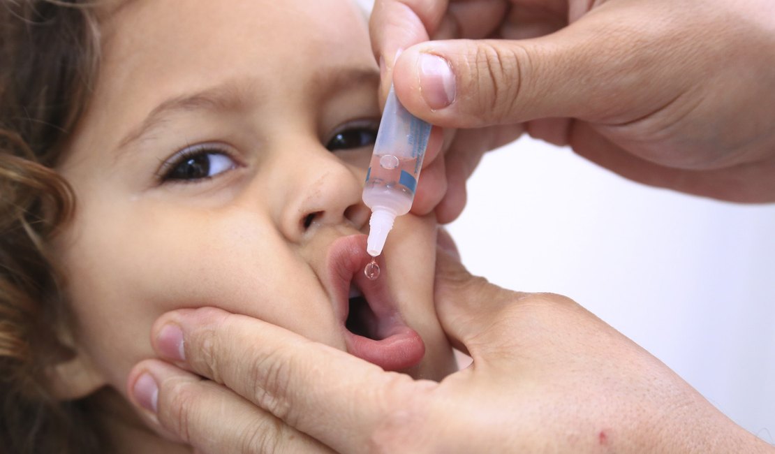 Arapiraca realiza Dia D de vacinação contra Poliomielite neste sábado em diversos pontos da cidade