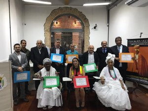 Defensores da cultura africana são homenageados com a Comenda Tia Marcelina