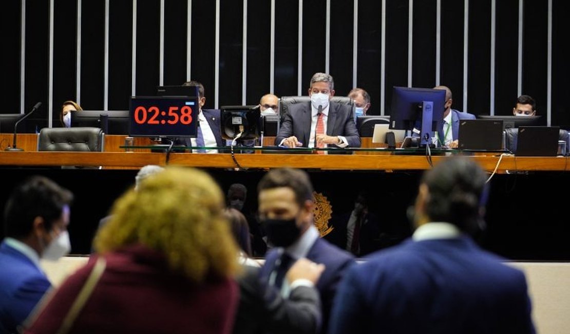 Câmara rejeita 'distritão'; confira como votaram os deputados alagoanos