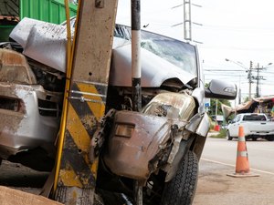 Maio Amarelo: Equatorial alerta condutores após registrar mais de 2,4 mil colisões contra postes em AL