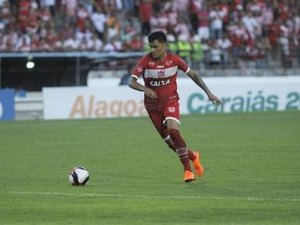 Diretoria do CRB anuncia saída do meia Rafael Bastos