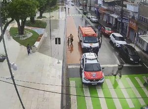 Câmeras da SSP flagram agressão na Praça Deodoro e PM prende suspeito