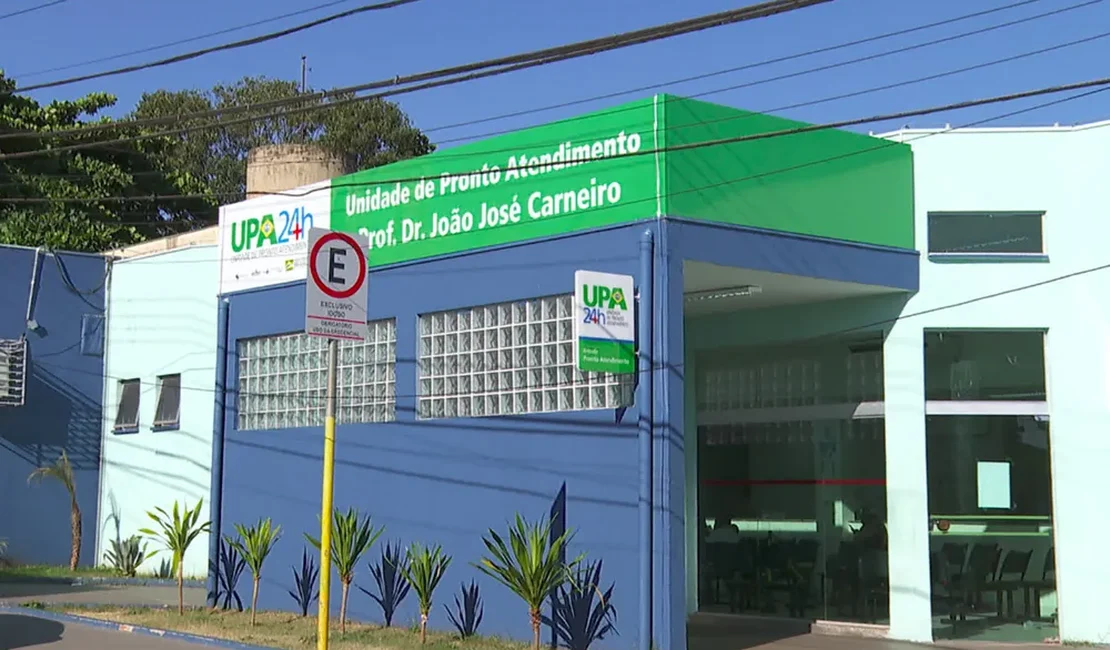 Paciente diz ter tido teste de HIV positivo confirmado em voz alta em UPA