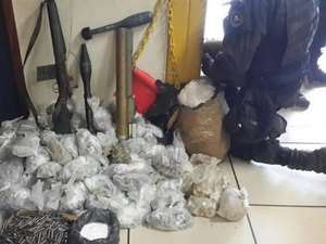 PM do Bope fez ‘leilão’ de armas e drogas apreendidas em operação para milicianos e traficantes