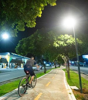 Ciclovia da Avenida Fernandes Lima receberá mil postes com LED