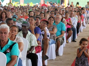 ?Moradia Legal entrega mais de 600 títulos de propriedade para famílias de baixa renda