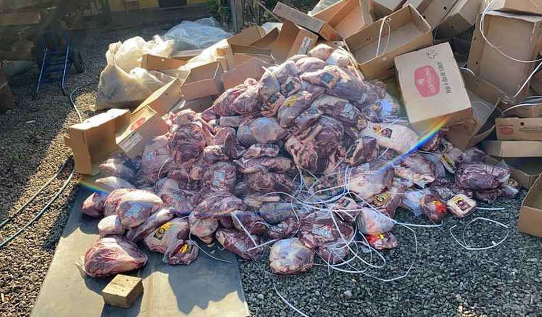 PM resgata duas vítimas de sequestro e carga roubada de carne