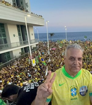 Salvador se veste de verde e amarelo para receber Flávio Bolsonaro e Gaspar