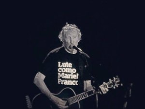 Bolsonaro pede ao TSE cassação de Haddad por causa de Roger Waters