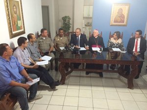 'População carcerária aumenta em decorrência da droga, alguma coisa tá errada', afirma Carimbão