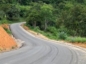 Casal e filho caem de motocicleta na ladeira de acesso à Serra da Barriga