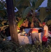Carro cai em ribanceira na AL-105 e deixa homem ferido no município de Matriz de Camaragibe