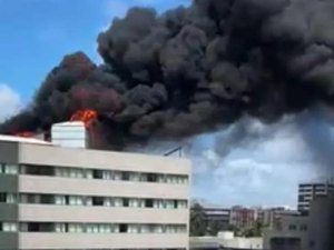 Incêndio de grandes proporções mobiliza bombeiros em hotel na Cruz das Almas