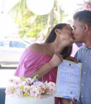 Casais apaixonados celebram o amor em casamento coletivo em Maragogi