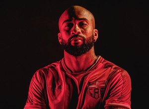 Clube de Regatas Brasil lança terceiro modelo de uniforme