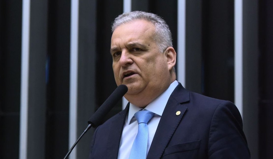 Gaspar publica mensagem enigmática e acende alerta sobre candidatura ao Senado