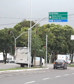 [Vídeo] Alteração em retorno na Av. Durval de Góes Monteiro melhora fluxo de veículos, diz DMTT