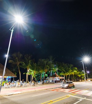 Prefeitura de Maceió substitui mais de 500 projetores em LED da orla
