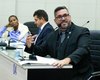 Leonardo Dias aprova lei que garante acesso de pais às bibliotecas escolares