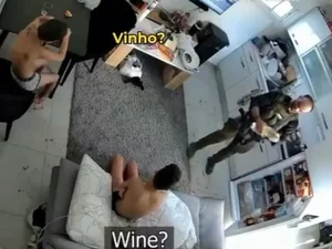 Israel divulga imagens de ataque do Hamas e destaca pai que salvou filhos no massacre