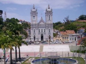 Homem é preso ao tentar estuprar jovem em Igreja