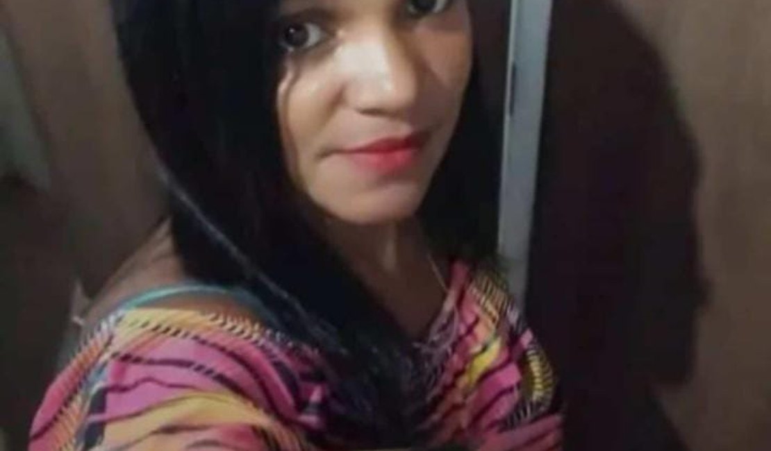 Mulher é chamada na porta de casa e morta a tiros na presença dos filhos em São Miguel dos Campos