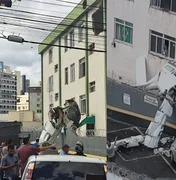 Avião de pequeno porte cai e atinge prédio em Belo Horizonte
