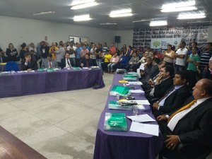 Vereadores amenizam discurso, mas pedem uma explicação de Teófilo