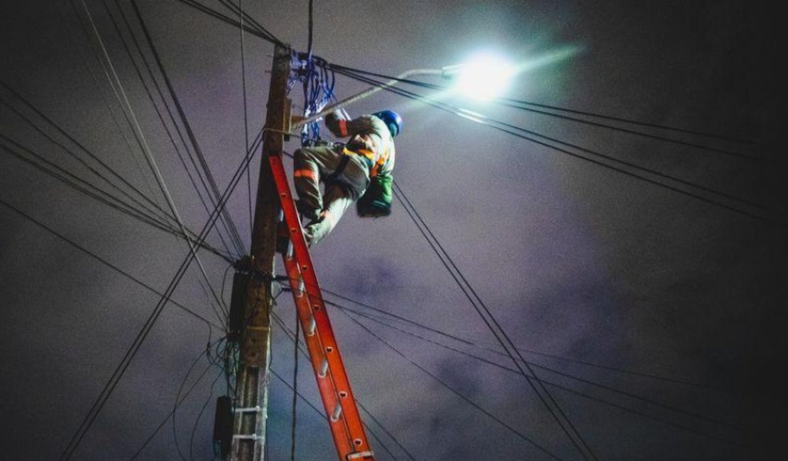 Iluminação pública de Maceió recebe mais de quatro mil manutenções em maio