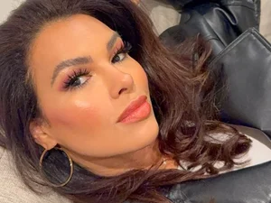 Ariadna Arantes mostra nova voz 50 dias após cirurgia de feminização