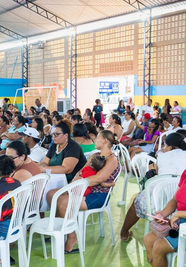Prefeitura de Maragogi realiza homenagem às mães do PAIF com entrega de cestas básicas e sorteio de brindes
