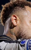 Neymar se desculpa publicamente após tapa em Robinho Jr.: 'Me excedi'