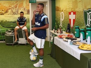 Jogos às 11h levam clubes a consultarem nutricionista do Palmeiras