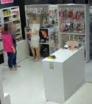 Mulher leva escondido vibrador de quase R$ 1000 em Maceió