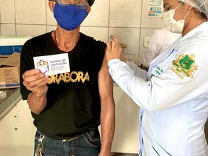 Matriz de Camaragibe vacina trabalhadores de usina