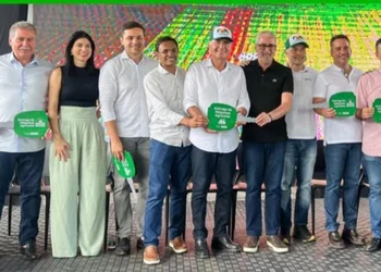 Messias é contemplada com retroescavadeira; zona rural será beneficiada