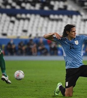 Cavani decide, Uruguai vence Paraguai e foge do Brasil nas quartas da Copa América
