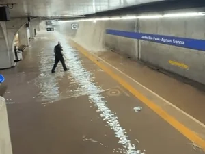 Temporal em SP causa alagamentos, desabamento em shopping e interrupção no metrô