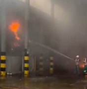 Incêndio em lixo dentro de galpão mobiliza bombeiros na BR-316, em Pilar