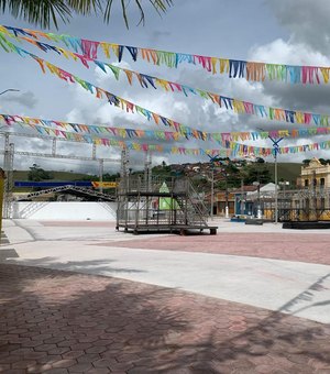 Mega estrutura do CarnaLaje começa a ser montada e São José da Laje é mais uma vez destino mais procurado do carnaval
