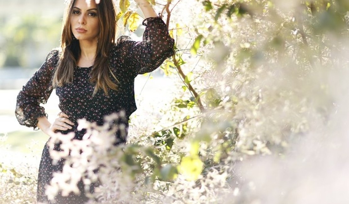 'Tem que ser macho para ficar com uma cantora de axé', diz Alinne Rosa
