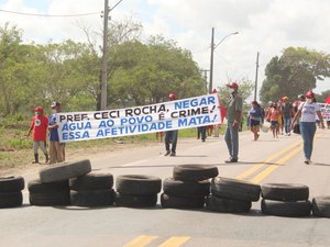 Integrantes de acampamento acusam Prefeitura de Atalaia de cortar água para despejá-los