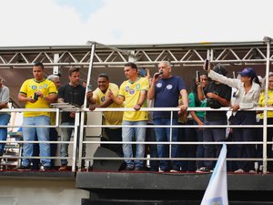 Flávio Bolsonaro e Alfredo cumprem agenda de campanha na Bahia, Ceará e Pernambuco