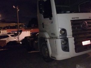 Polícia Civil recupera caminhão roubado e continua procurando carga avaliada em R$ 1 milhão
